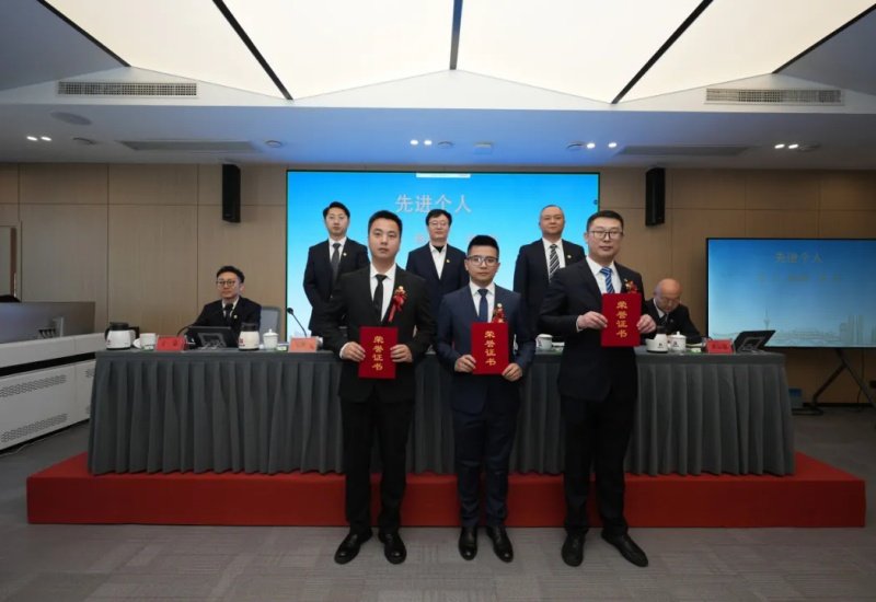 市委十四届八次全会精神